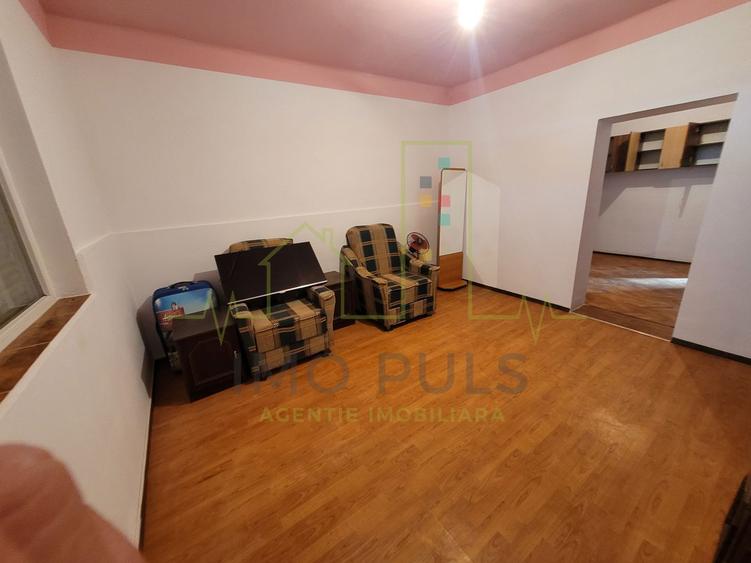 Zona Dambovita. 2 Case. Teren 933 mp.
