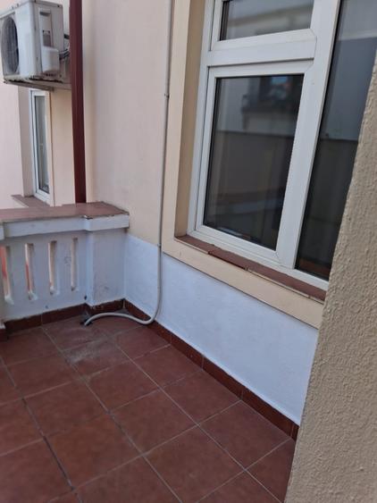 Tineretului metrou D+1+M NEMOBILATA , pretabila birouri/locuit