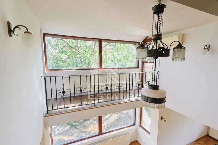 Casa moderna cu 6 camere in Dumbravita