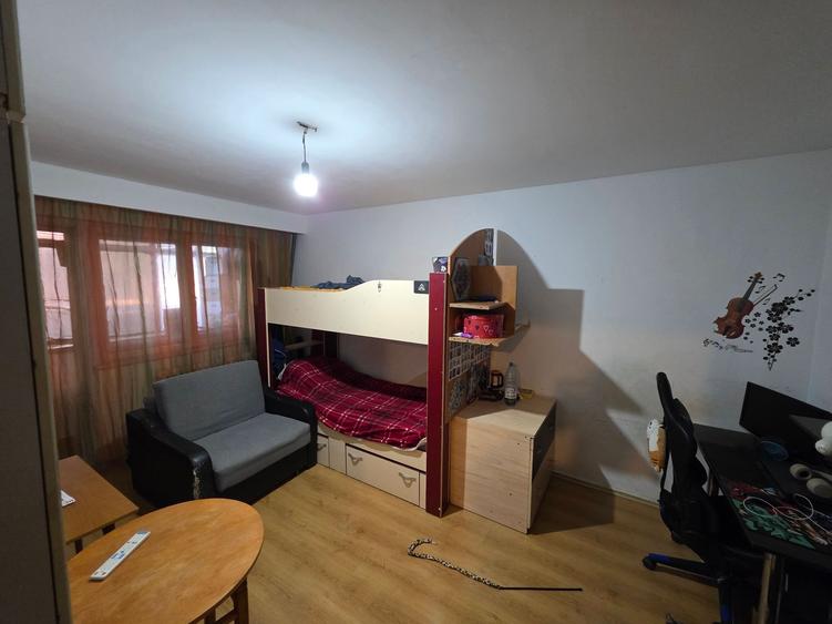 Apartament 2 camere zona Casa de Cultura