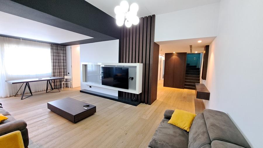 APARTAMENT 4 CAMERE CU SCARA INTERIOARA TIP LOFT -ULTRA LUX