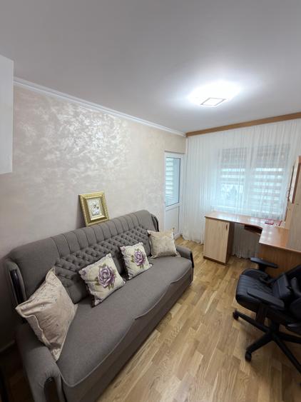 Apartament 3 camere la strada complet renovat
