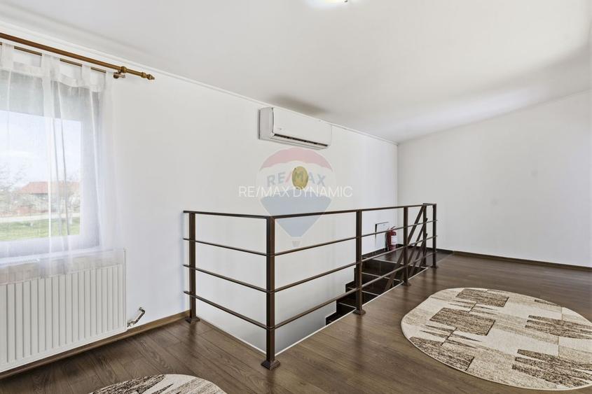 Casă cu 5 camere de inchiriat in Sofronea,Arad - 23