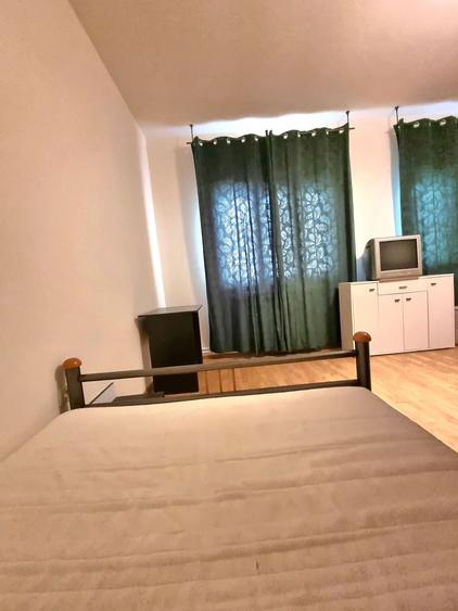 Apartament cu 1 cameră, foarte spațios, parter, clădire istorică, zona Traian