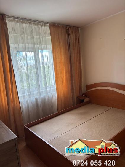 Apartament 3 camere decomandat Micro 17 – mobilat și utilat.