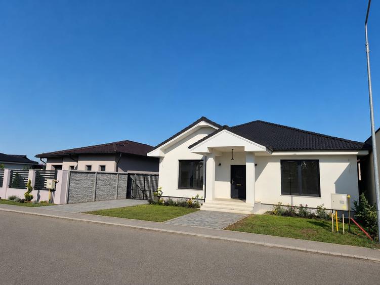 Casă nouă, la sol, 160 mp, teren 420 mp, Via Carmina, comision 0%
