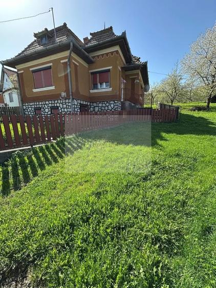 Vânzare casă cu anexe și teren-Sat Cacova Ierii, 40 km de Cluj-Napoca