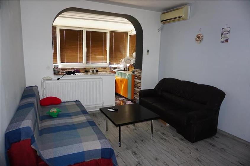 Apartament 3 camere, zona Piata Mare cu centrala
