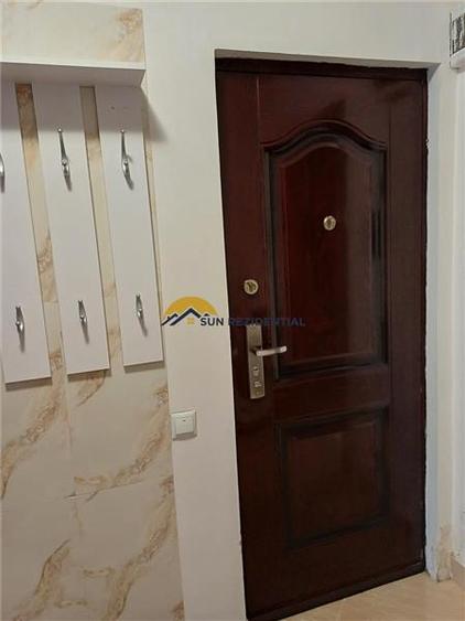 Metrou Aparatorii Patriei- garsoniera in bloc 2012