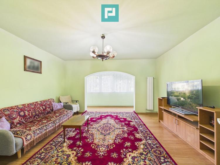 Apartament cu 5 camere în zona Polivalentă