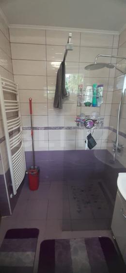 Apartament de vanzare, la casa, cu 2 camere si garaj 66 mp zona Lazaret