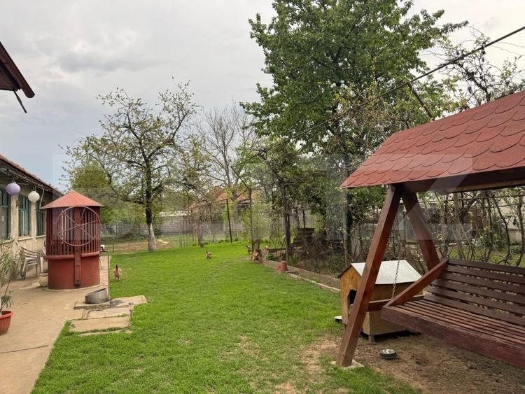 Casa de vanzare, cu 3 camere, 120 mp, 1080 mp teren, zona Simeria