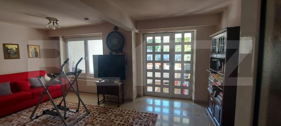 Casa Triplex, S+P+1+2+M, zona Ultracentral.