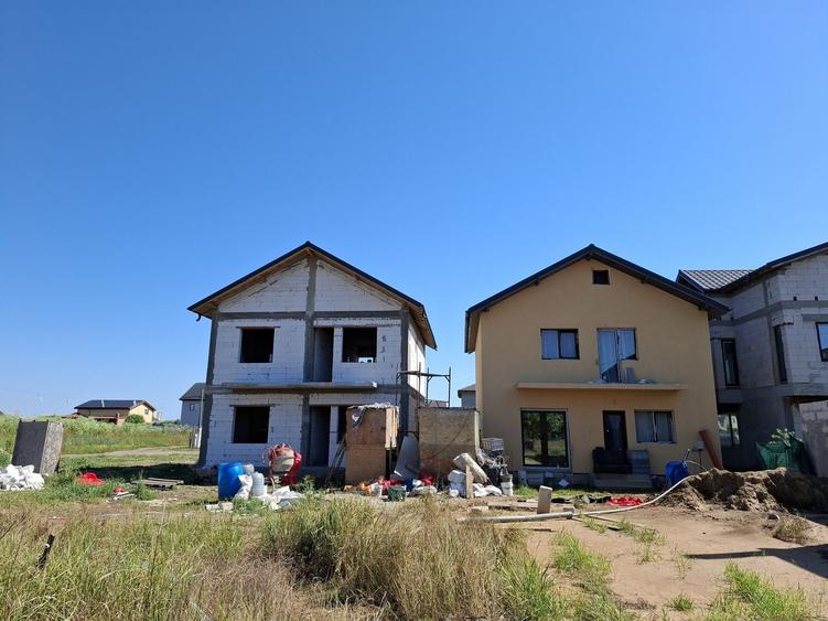 Casă P+1  la roșu 5 camere 158 mp cartier Palas