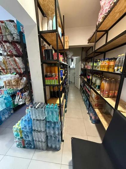 Spațiu comercial cu magazin alimentar + apartament, 89 mp, zona Sasar
