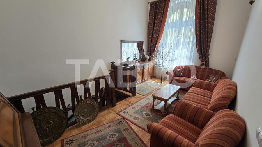 Apartament de vanzare cu 2 camere pretabil regim hotelier Piata Mare
