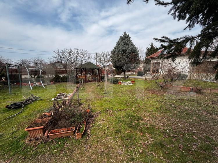 Teren intravilan 617 mp, bucătărie de vară, foisor, Preajba, zona Damila.
