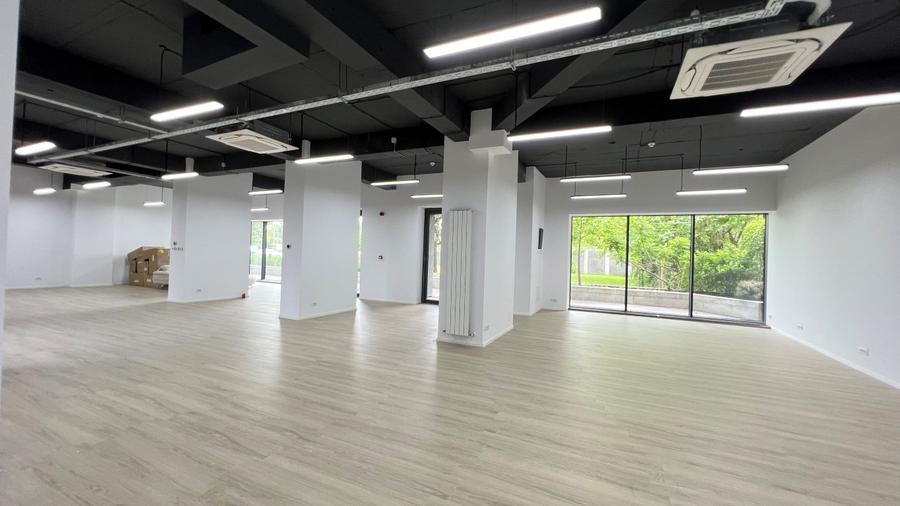 Spatiu comercial 270 mp de vanzare – Iuliu Maniu, vitrina pe doua laturi