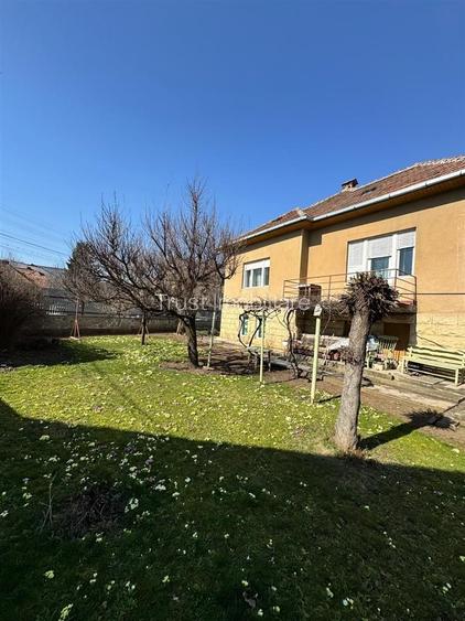 Casa de vanzare l 1040 MP Curte l Front 35 MP l Grigorescu