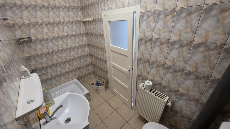 Casa / Birou 3 camere 140mp D+P+E zona Andrei Muresanu Sud