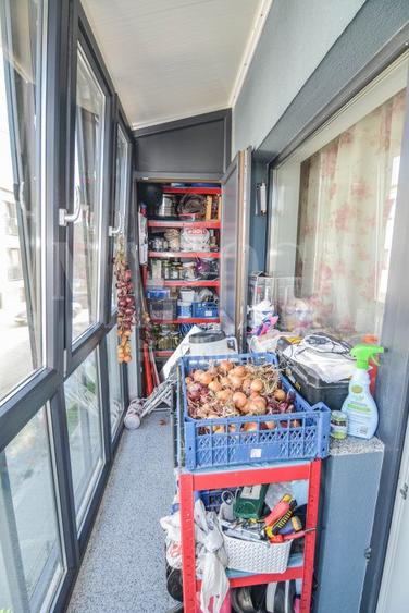 Apartament 3 camere de vanzare in Floresti
