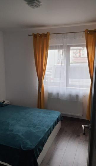 Apartament cu 3 camere,zona sub cetate