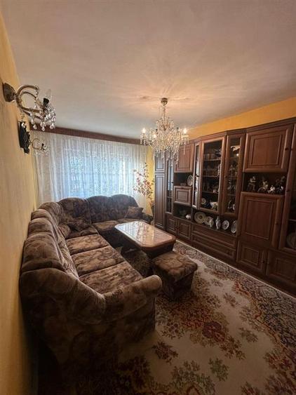 Apartament 3 camere decomandat si balcon Vasile Aaron