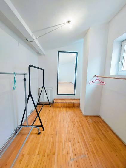 Casă de vânzare, 4 camere, 130 mp, zona Platinia