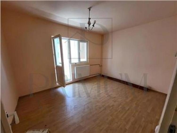 LIPOVEI - APARTAMENT 1 CAMERA - etaj intermediar, renovat