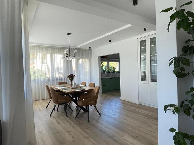Casă 6 camere, loc. Sucevita