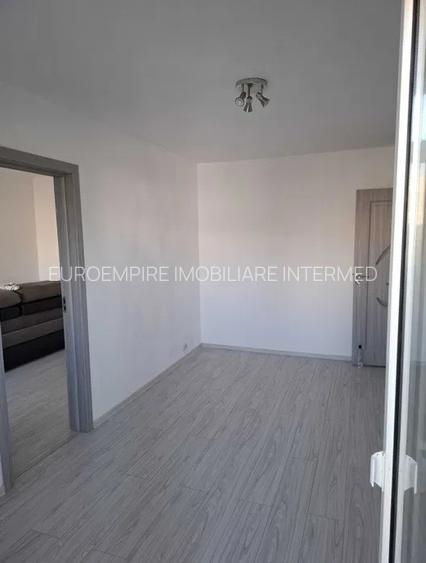 Apartament 3 camere, semidecomandat, zona TOMIS NORD - 2