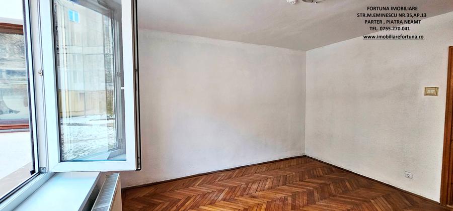 Apartament 3 camere decomandate, etaj 1,cu loc de parcare si boxa, Cl.Romanului