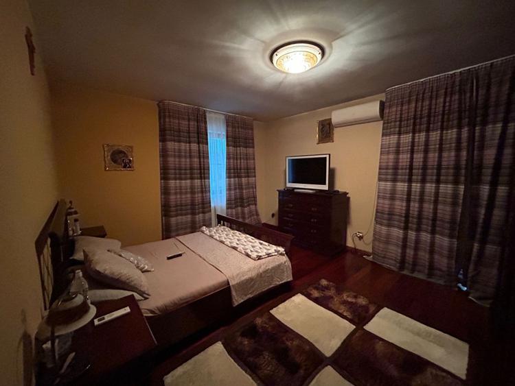 Casa individuala, 6 camere, 300 mp, 1100 mp teren, Prof Ioan Rus