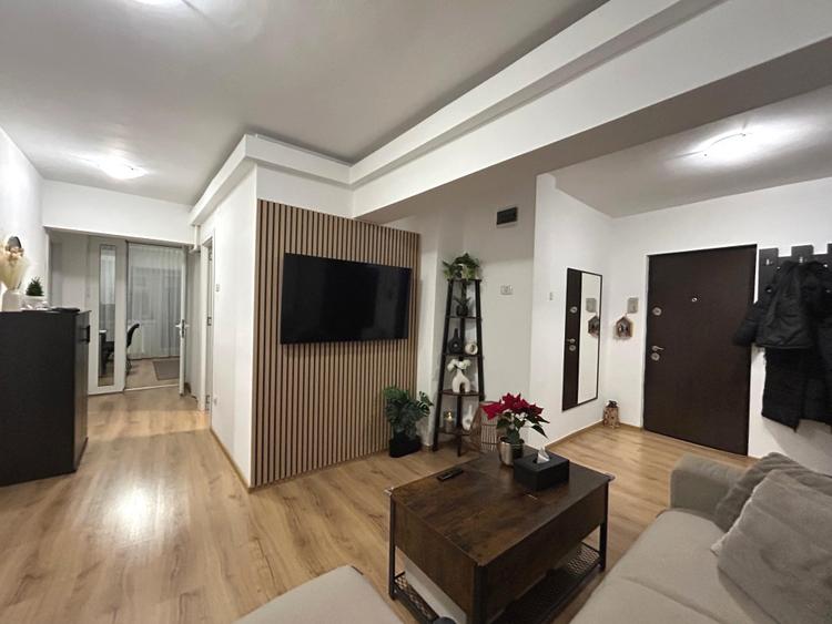 Apartament cu 3 camere, 70 mp, etaj 2/4 cu lift + parcare - Ultracentral