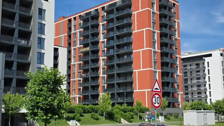 Studio spatios si f luminos| METROU N. Teclu la 450 m