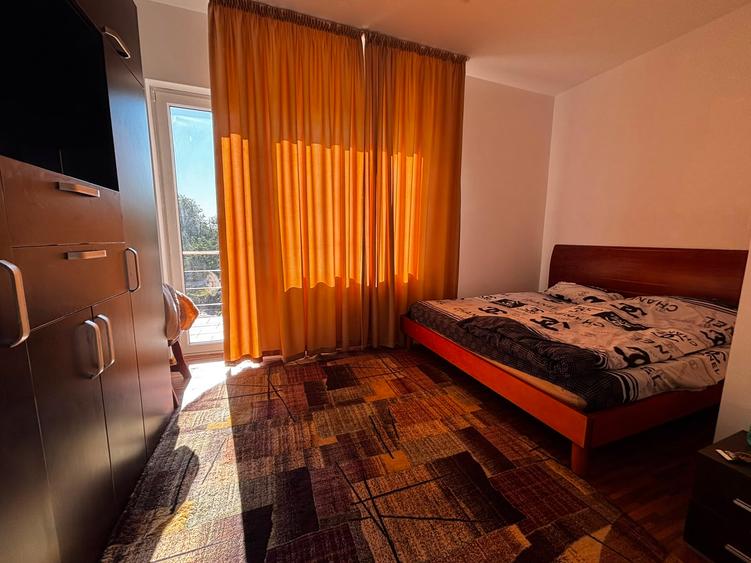 Casa Individuala P+1+M cu lac, sauna si piscina. Pretabil Azil de Batrani