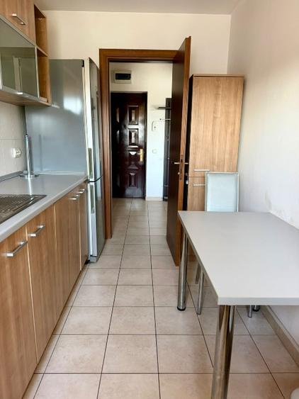 Garsoniera la cheie Vitan Barzesti in spatele Hotelului Rin Grand cu centrala
