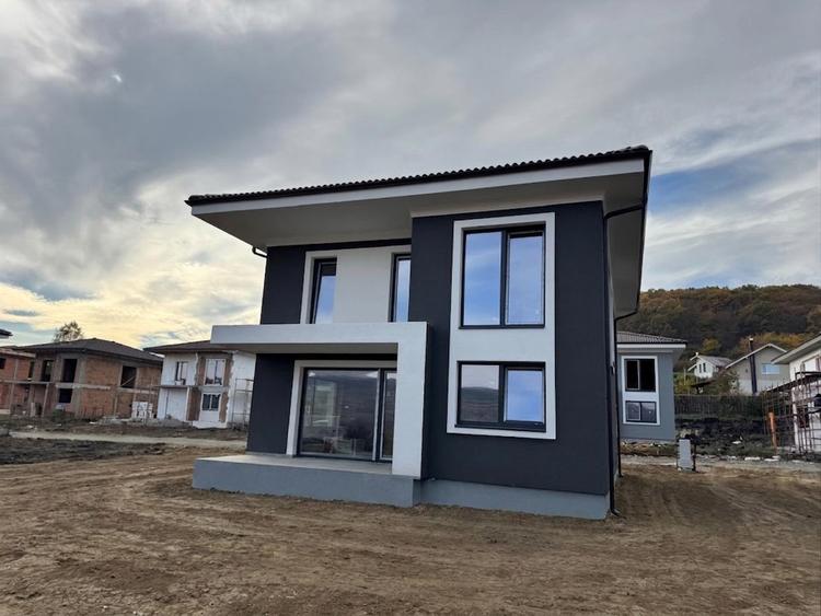 Casă individuală la preț de apartament , Chinteni 500mp de teren