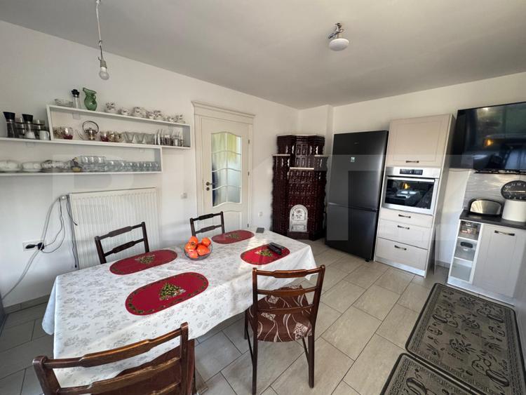 Casa de vanzare, 190 mp, teren 600 mp, zona Amatiului