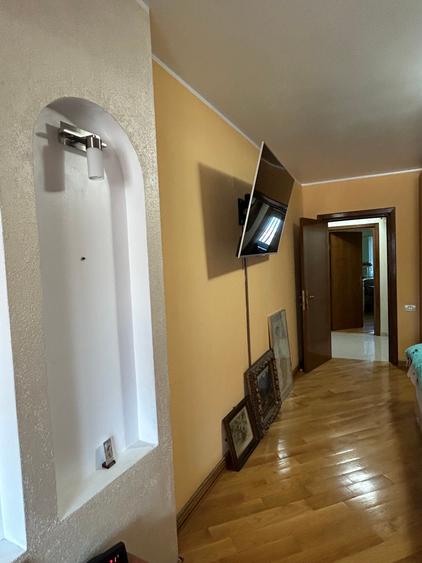 Apartament cu 3 camere in zona istorica a orasului!!!