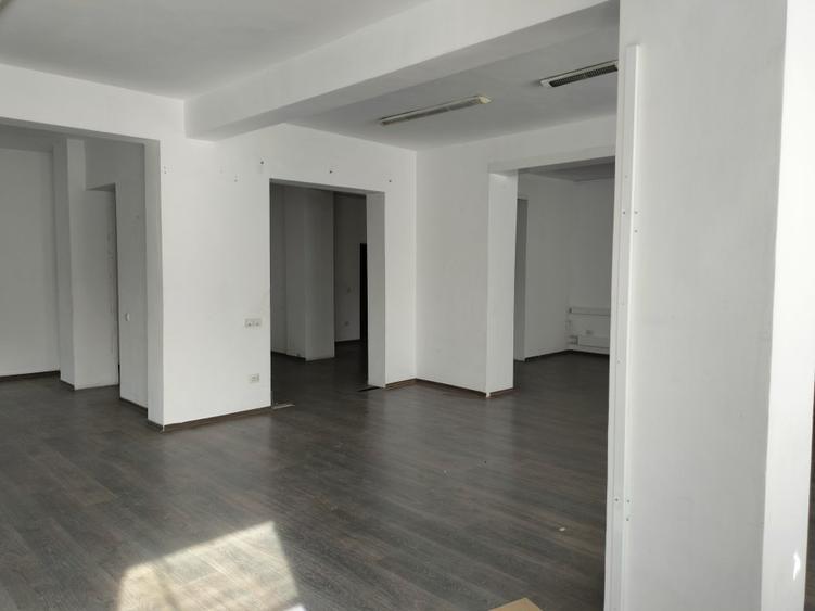 Spațiu comercial 388 mp P+1+M + anexă | Parcare | DN4 | Popești-Leordeni