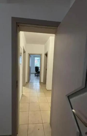Apartament 3 camere decomandat mutare rapida.