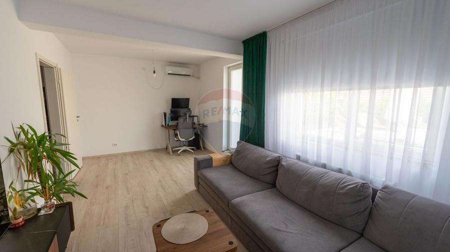 Apartament de vanzare 2 camere, terasa 62 mp, Metrou Dristor