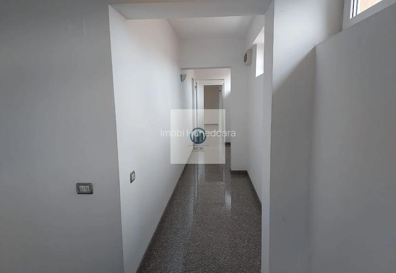 Cladire la cheie 2 ap si 8 garsoniere Deva cartier Grigoresc 495 mp