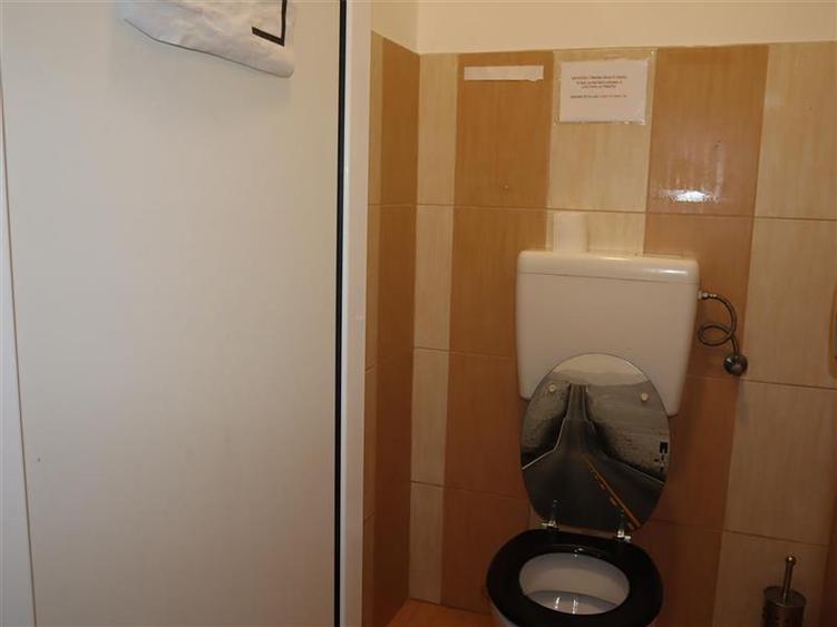 Spatiu comercial, parter, 16 metri vitrina