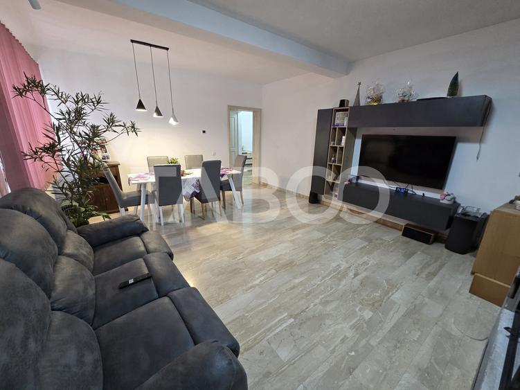 Casa individuala de vanzare teren 852 mp 5 camere 2 bai Selimbar Sibiu
