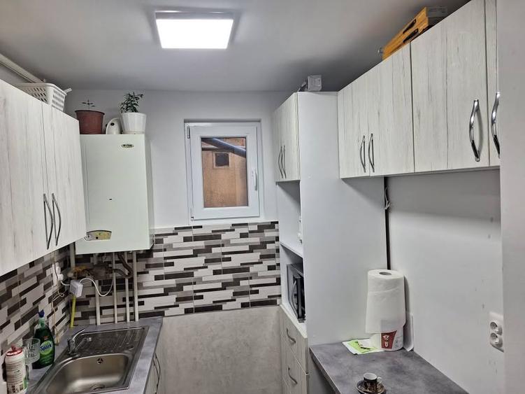 Vand apartament 2 camere, renovat complet, Aleea Savinesti, Tg. Mures