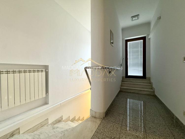 Vila centrala cu 13 camere *460mpu* + garaj // Dorobanți - 41