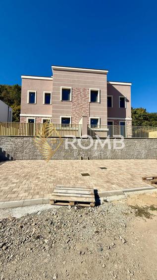 Casa tip duplex semifinisat, 5 camere, zona Tautiului