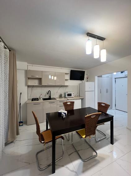 -Garsoniera lux mobilata si utilata complet in primul rand la mare